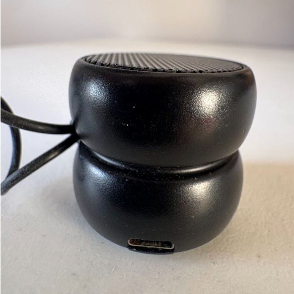 Mastercard Promo Mini Ultra Compact Bluetooth Speaker Tested/Working Xoopar - Picture 6 of 12
